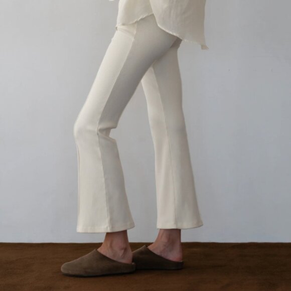 Donni Kick Flare Cream - Picture 1 of 5